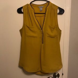 Mustard yellow polyester top